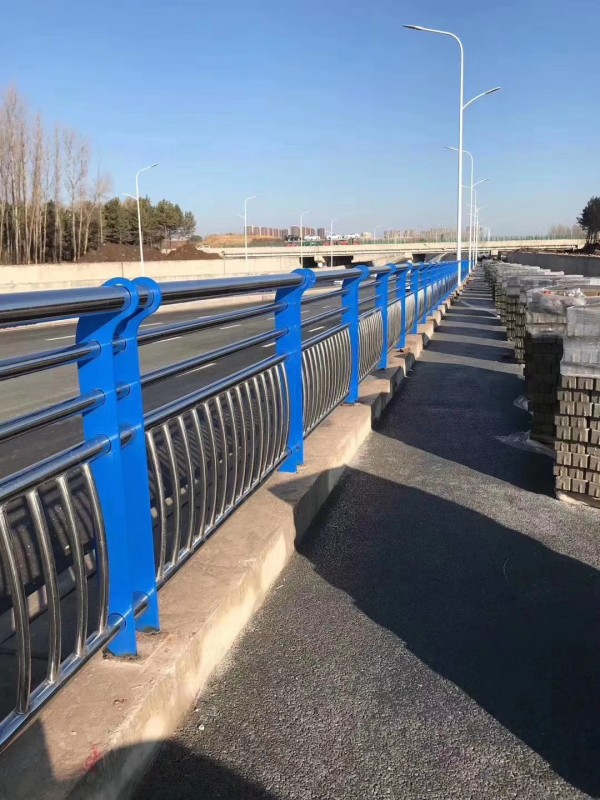 201不銹鋼復合管護欄