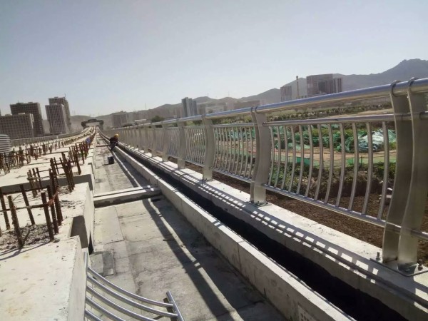 橋梁不銹鋼欄桿
