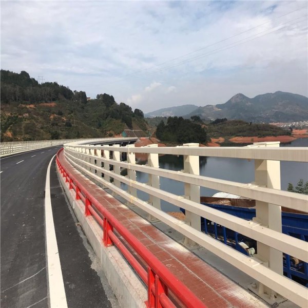 高速公路防撞護欄