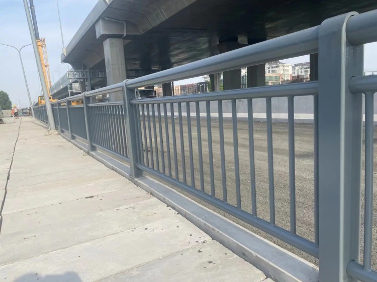 橋梁護欄